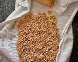 Foto del paso 2 de la receta: Quesadilla crispy chicken con salsa césar y guacamole casero