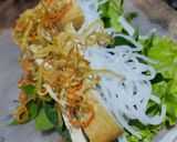 A picture of step 3 of Gỏi cuốn (Vietnamese Fresh Spring Rolls).