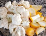 Foto del paso 1 de la receta: Crema de calabacín amarillo y coliflor