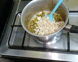A picture of step 1 of Spaghetti wraps.