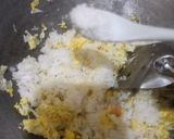 Foto langkah ke 3 dari resep Nasi Goreng Udang Telur praktis.