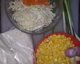 Foto langkah ke 4 dari resep Sayur Sop Sederhana dan Bakwan jagung.