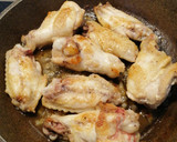 Foto del paso 6 de la receta: Alitas de pollo en salsa de tomate
