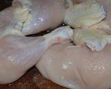 Foto del paso 1 de la receta: Pollo con crema de queso roquefort