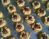 Foto langkah ke 6 dari resep Tumbprint cookies.