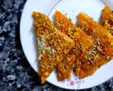 A picture of step 6 of Aloo sesame toast.