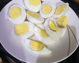 A picture of step 1 of Egg pakoray.