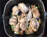 Foto del paso 3 de la receta: Conejo con ajetes en Airfryer Cosori
