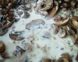Tejszínes baconos gombás recept fázis 4 fotója