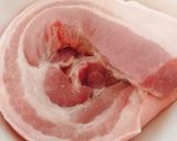 Hình bước làm 2 của món Thịt kho mắm ruốc sả ớt
