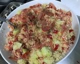 Une image de l'étape 13 de Salade de semoule aux tomates, concombre, poivrons et lomo.
