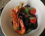 Une image de l'étape 7 de Gambas spaguetti a l'encre de seiche legumes d'été 🦐.