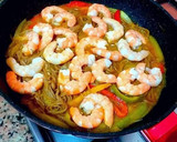 Foto del paso 10 de la receta: Fideos soba en salsa de ostras con langostinos y curry madrás