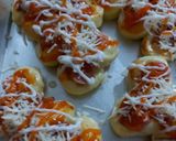 Foto langkah ke 7 dari resep Pizza Cutterpillar Bread.