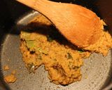 A picture of step 1 of Coconut curry prawns.
