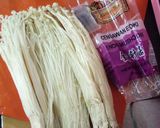 Foto langkah ke 1 dari resep Jamur enoki goreng crispy.
