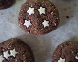 Foto del passaggio 3 della ricetta Biscotti stelline al cacao e mandorle senza uova
