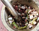 A picture of step 5 of Kolhapuri thecha(green chilli kolhapuri thecha).