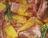 Pas rețetă Coastă de porc cu cartofi și rozmarin la cuptor 1 fotografie