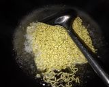 Foto langkah ke 2 dari resep Indomie super pedass.