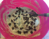 Foto del paso 2 de la receta: Tosta de anchoa con crema de aguacate y alcaparras