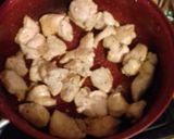 Foto del paso 3 de la receta: Pollo en crema con elote y calabacitas