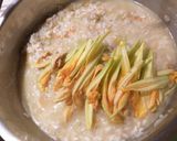 Foto del passaggio 8 della ricetta Risotto ai fiori di zucca