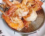 รูปขั้นตอนการทำที่ 2 ของ กุ้งทอดกระเทียมพริกไทย v2 / Fried prawns with garlics & peppers 🦐 🧄 🌶