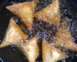 A picture of step 5 of Beef samosa.