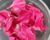 A picture of step 2 of Hibiscus Tea.
