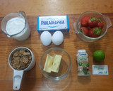 Foto del paso 1 de la receta: Cheesecake individual de fresa en microondas