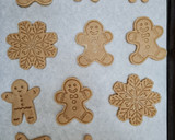 Foto del paso 4 de la receta: Galletitas navideñas de canela y jengibre