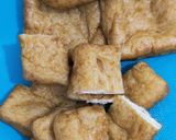A picture of step 4 of Sambal bean sprouts with fish cake and fried tofu puff.