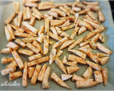 Foto langkah ke 4 dari resep Baked Sweet Potato Fries.