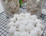 Foto langkah ke 7 dari resep Kue putri salju lumer.