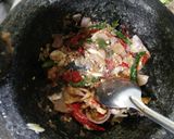 รูปขั้นตอนการทำที่ 1 ของ กุ้งผัดสะตอใบกะเพรา
