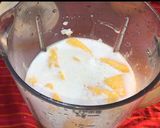 A picture of step 2 of Mango Shake.