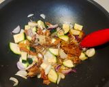 清冰箱蒲燒鰻蔬菜炒公仔麵的食譜步驟3照片