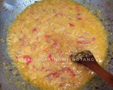 Foto langkah ke 4 dari resep Kerang Hijau Kuah Bumbu Kuning.