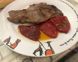 Foto del paso 3 de la receta: Bistec de ternera a la plancha con guarnición de pimiento del piquillo confitados