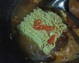 Foto langkah ke 3 dari resep Kreasi mie sedap Korean spicy chicken.