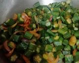 A picture of step 4 of Masala bhindi.