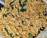Foto langkah ke 3 dari resep Mie Goreng Bakso.