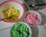 Foto langkah ke 4 dari resep Lapis Singkong Pelangi.