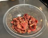 A picture of step 1 of Vietnamese Macaroni Beef Stir Fry (Nui Xào Bò).