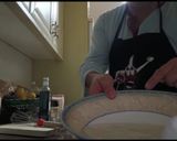Foto del paso 1 de la receta: Gastro- croqueta líquida de queso