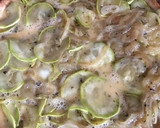 Foto del paso 11 de la receta: Quiche de salteado de cebolla y calabacín con orégano