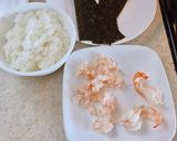 Hình bước làm 1 của món Sushi tôm 🍣