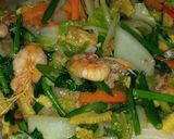 Foto langkah ke 9 dari resep Tumis Udang dan Sayuran.