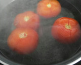 Foto del paso 1 de la receta: Tostas de aguacate, cebolla caramelizada y mermelada de tomate